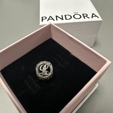 Pandora Charm- Lettre L