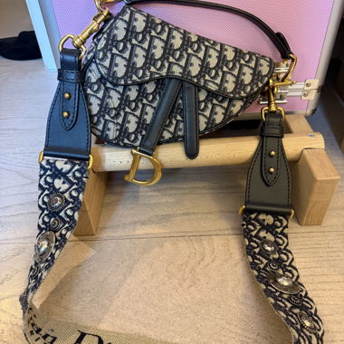 Dior Mini Saddle Bag mit Monogramm