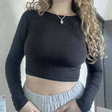 langarm Oberteil mit Rückenausschnitt