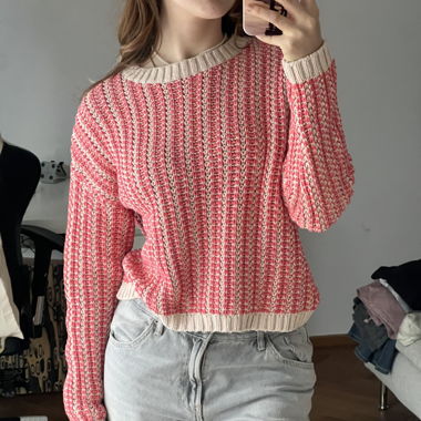 Knitted sweater 