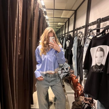 Jeans larghi azzurri strappati