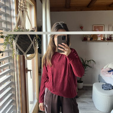 Pull fin rouge