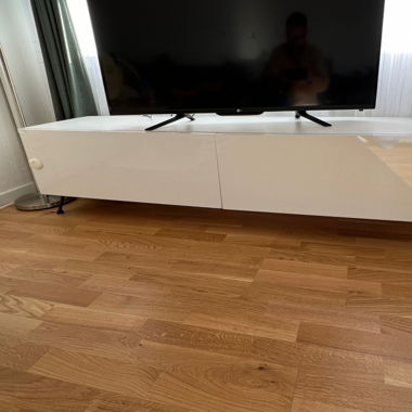 Eleganter Wohnzimmerschrank