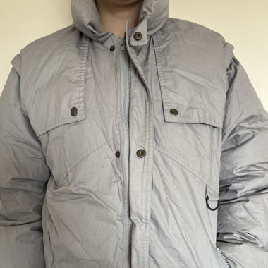 Graue Winterjacke