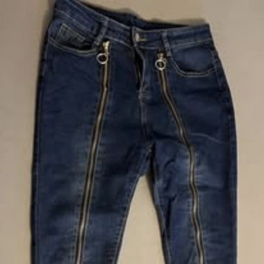 Damenjeans mit Zierreissverschluss