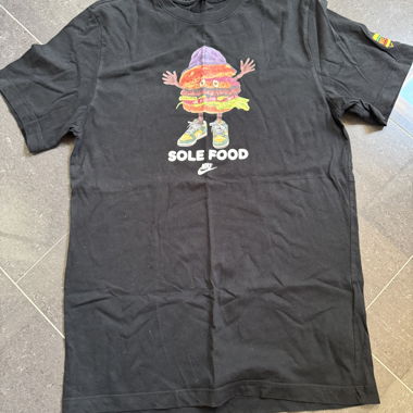 Nike T-Shirt schwarz Sole Food