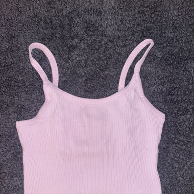 pink top