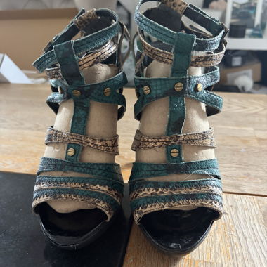 Buffalo London High-Heel Sandals