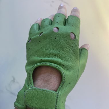 Leather gloves 