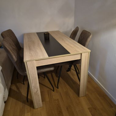 Tavolo da pranzo effetto legno