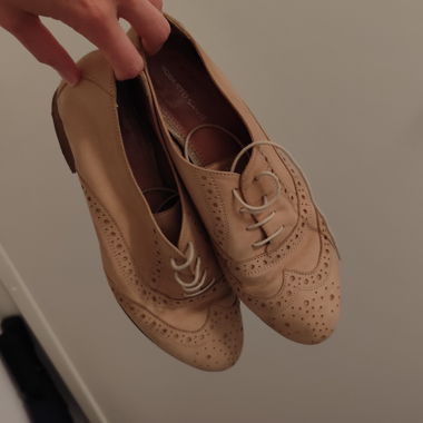Beige Brogue-Lederschuhe