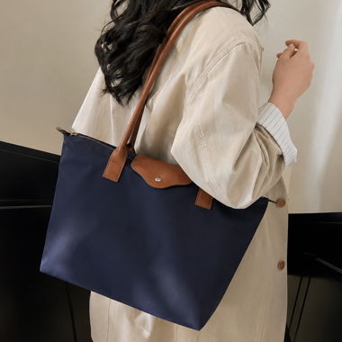 Shopper navy con manici in pelle