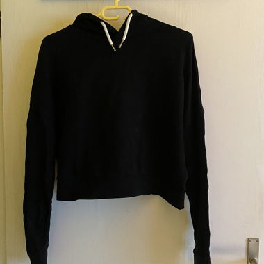 Crop-top hoodie