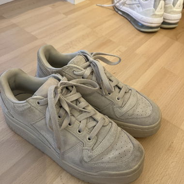 Adidas braune Schuhe