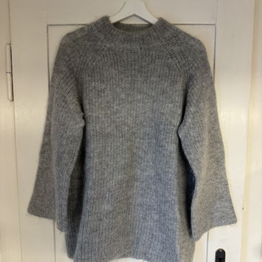Pull en maille gris COS