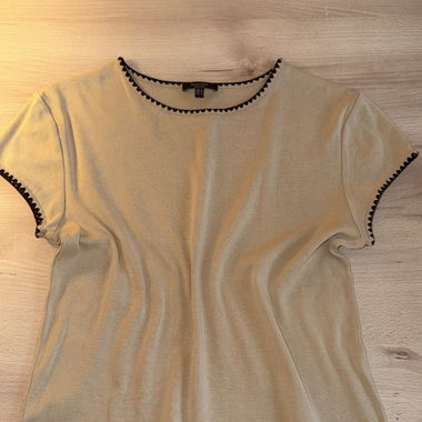 T-shirt crème avec bordure noire M