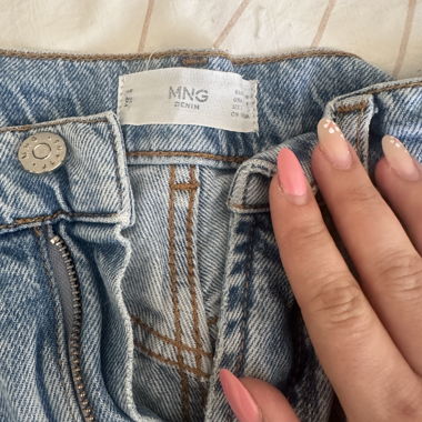 Pantaloni Mango