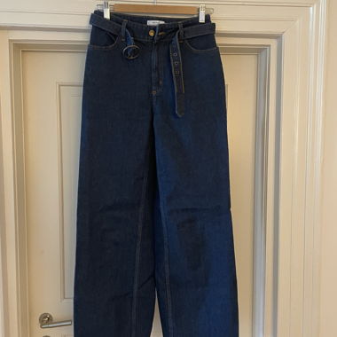 Dunkelblaue Jeanshose Other Stories