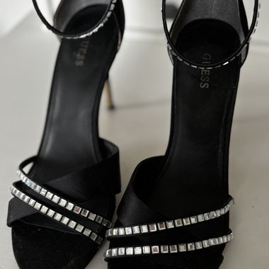 Schwarze Pumps mit Strass - Guess