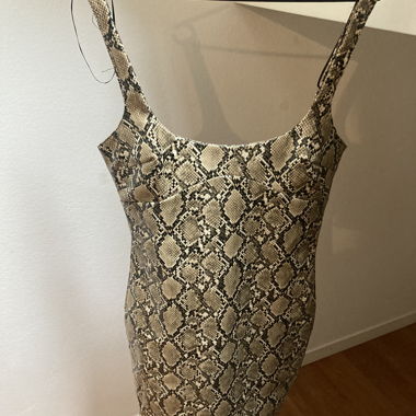Kurzkleid mit Pythonprint