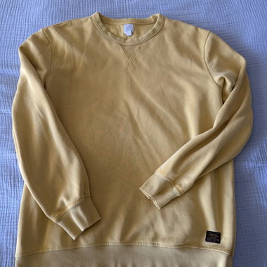 Yellow crewneck sweatshirt