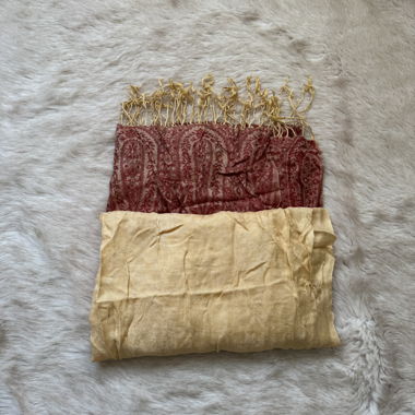 Zweifarbiger Schal, Handarbeit aus Indien