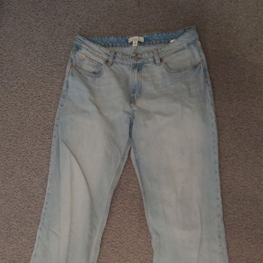 hellblaue Jeans