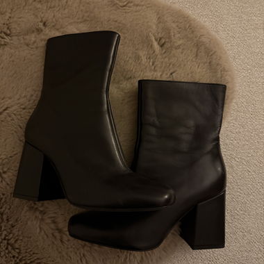 schwarze Stiefel