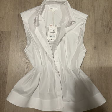 White Zara fitted waist sleeveless top
