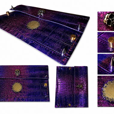 Pochette gothique à clous violette