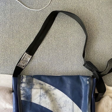 FREITAG Messenger Bag blau/weiss
