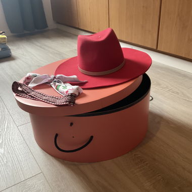 Chapeau