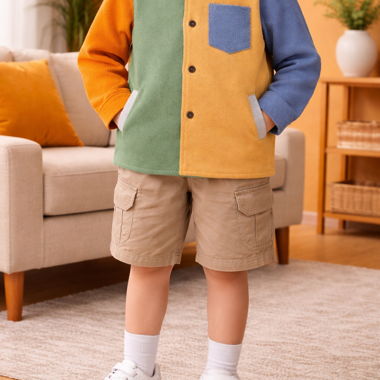 Buntes Kinderhemd mit Kapuze