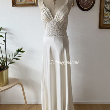 Abito lungo maxi in satin crema Diane Samandi Taglia M