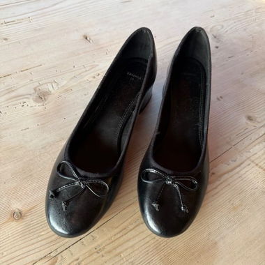 Ballerinas schwarz von Bershka