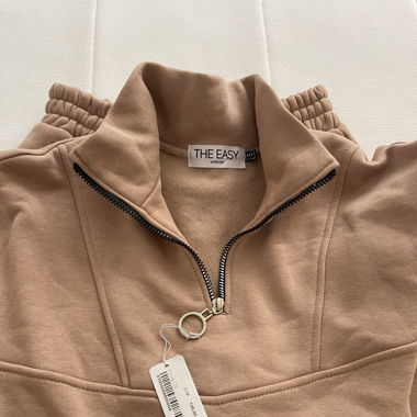 Brand new warm sport suit