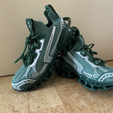 Grüne Sneaker – Grösse 40 – NEU & ungetragen