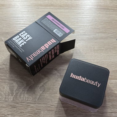 Huda Beauty Powder