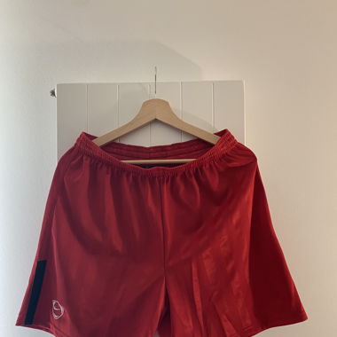 rote Nike Sporthose