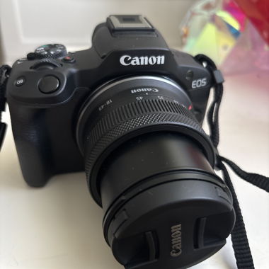 Kit Canon EOS R50