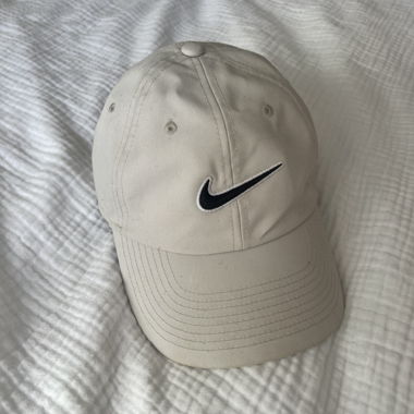 Casquette Nike Sportswear blanche/beige