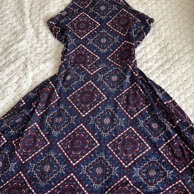 Kleid mit Muster rot-blau