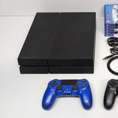 Sony PlayStation 4, 2 Controller, 5 Games