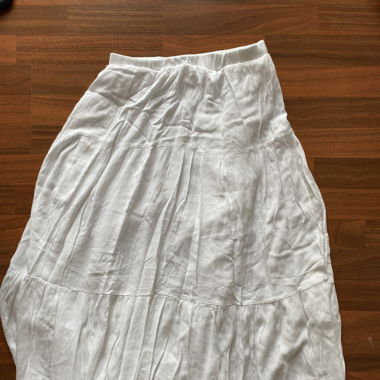 Maxi skirt white