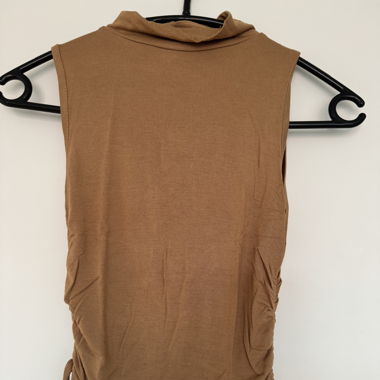 Top camel plissé 
