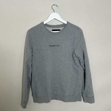 Klassischer grauer Pullover von Abercrombie & Fitch