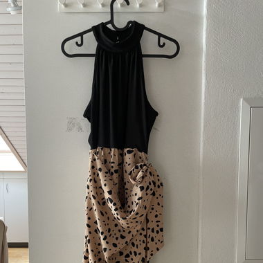 Sommerkleid Leomuster