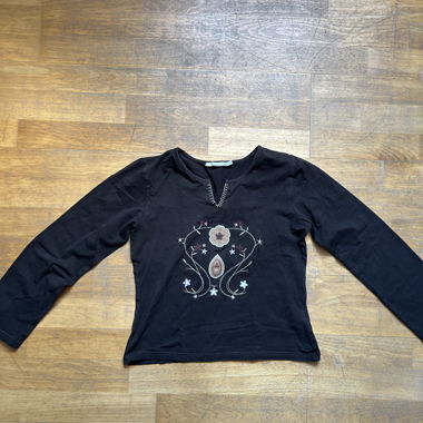 Vintage long sleeve with embroidery