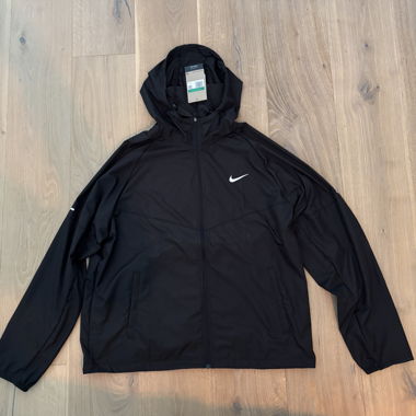 Veste de course Nike à capuche