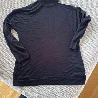 Black Off-Shoulder Turtleneck Sweater (Long)